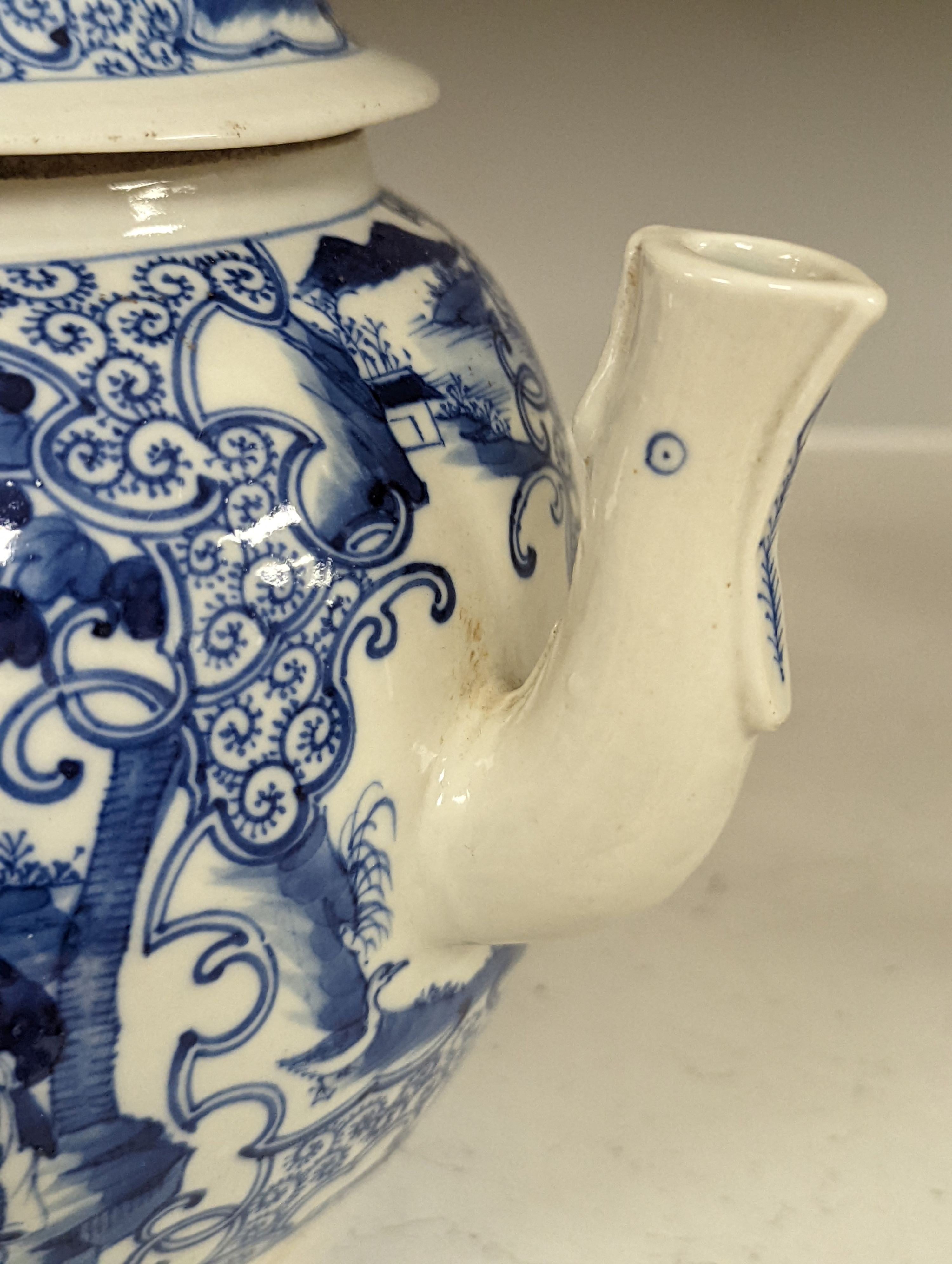 A large Chinese blue and white wine pot, 20cm